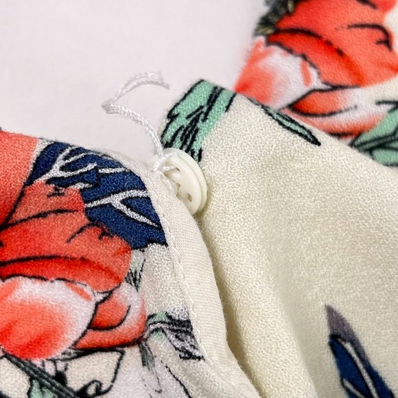 MinkPink Cream Floral Boho Ruffle Flutter Sleeve Tie Back Feminine Romper Sz XS - Picture 8 of 11